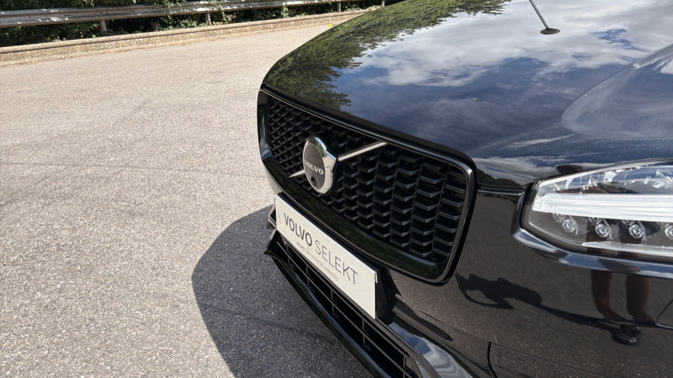 Volvo XC90 2.0 B5D [235] Plus Dark 5dr AWD Geartronic Diesel Estate - Image 67