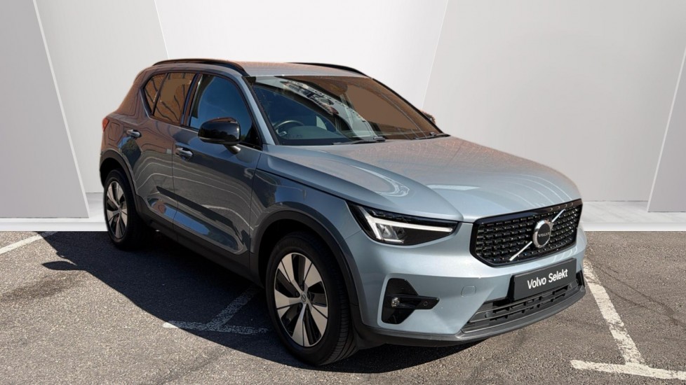 Volvo XC40 1.5 T4 Recharge PHEV Plus Dark 5dr Auto Estate - Image 1