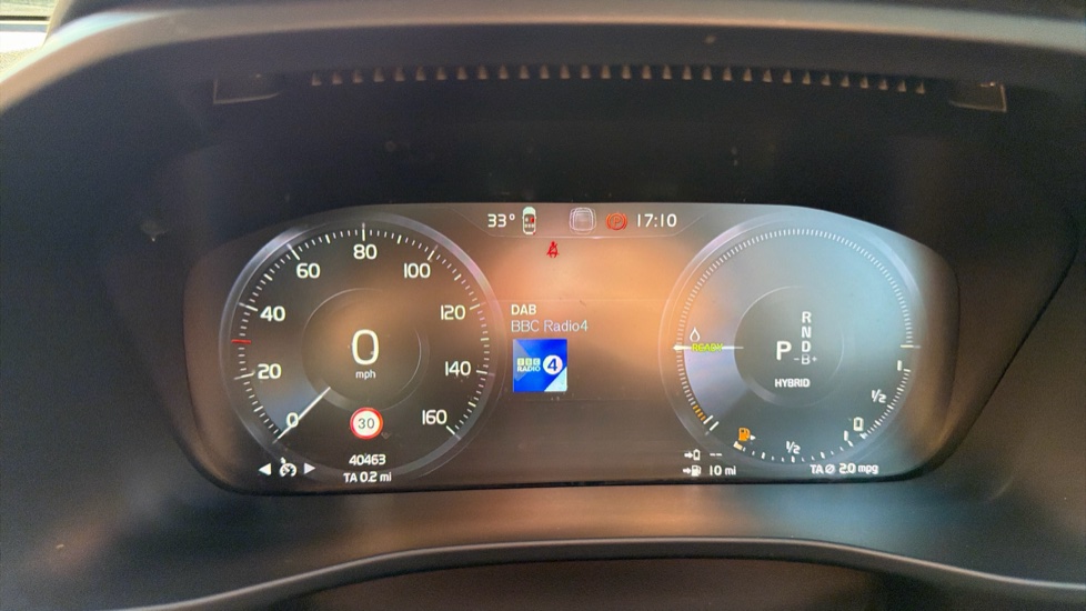 Volvo XC40 1.5 T4 Recharge PHEV Plus Dark 5dr Auto Estate - Image 11