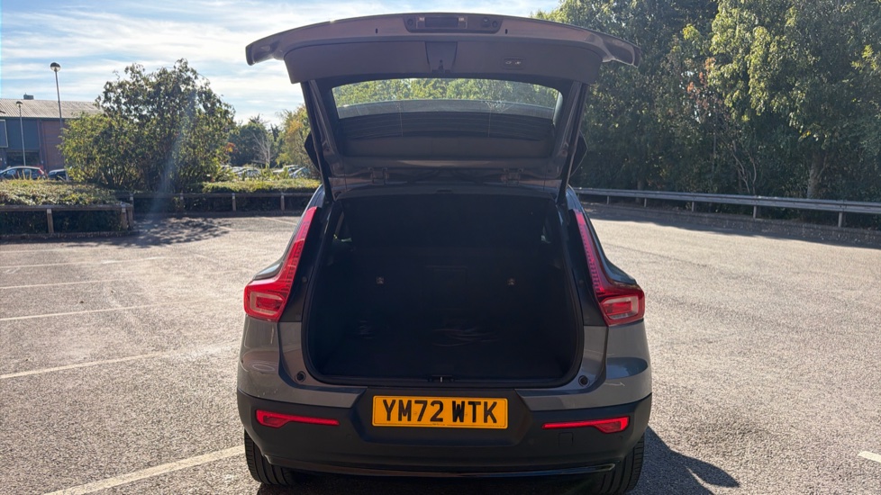 Volvo XC40 1.5 T4 Recharge PHEV Plus Dark 5dr Auto Estate - Image 13