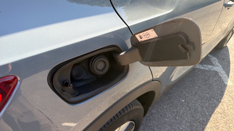 Volvo XC40 1.5 T4 Recharge PHEV Plus Dark 5dr Auto Estate - Image 15