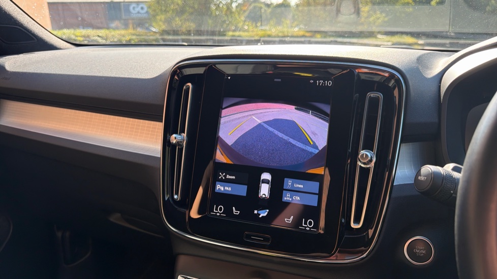 Volvo XC40 1.5 T4 Recharge PHEV Plus Dark 5dr Auto Estate - Image 18