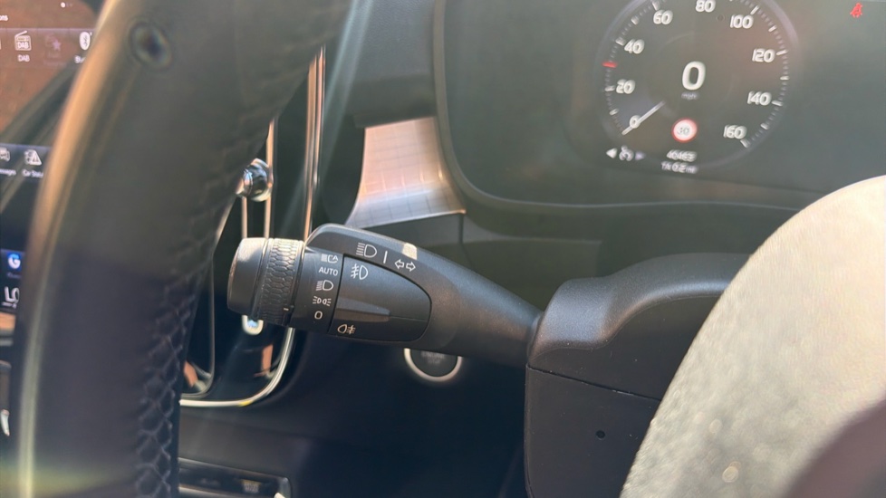 Volvo XC40 1.5 T4 Recharge PHEV Plus Dark 5dr Auto Estate - Image 19