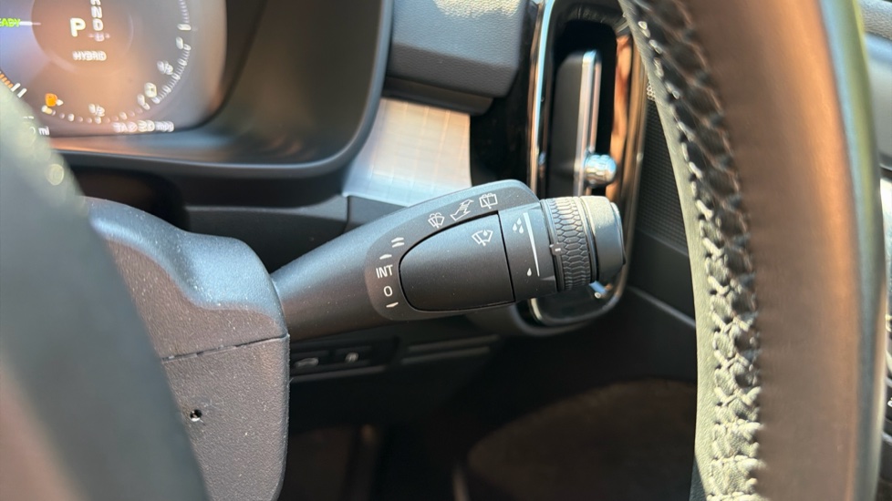Volvo XC40 1.5 T4 Recharge PHEV Plus Dark 5dr Auto Estate - Image 22
