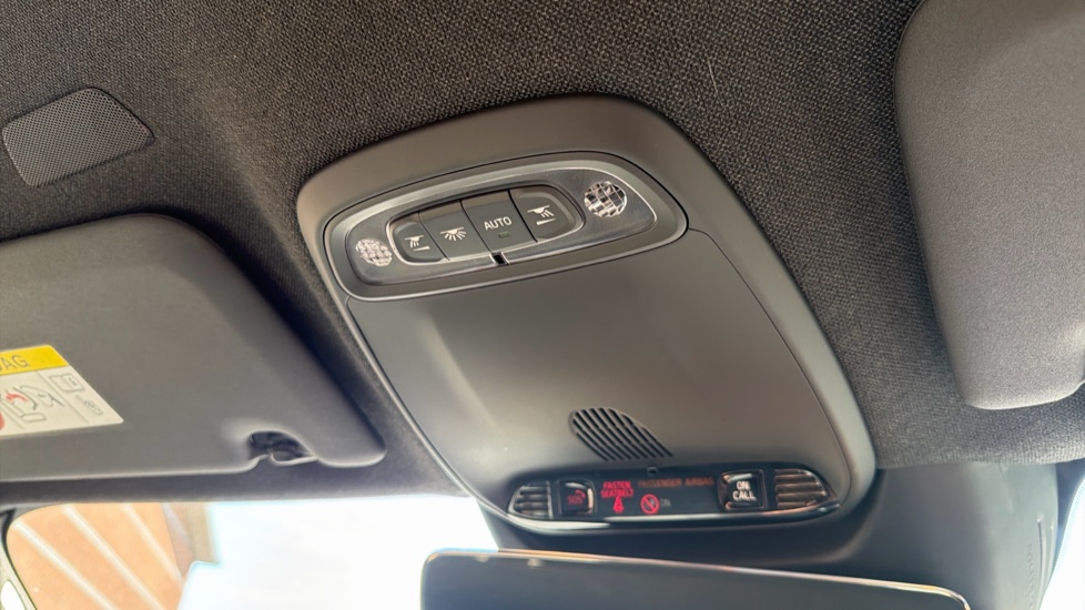 Volvo XC40 1.5 T4 Recharge PHEV Plus Dark 5dr Auto Estate - Image 27
