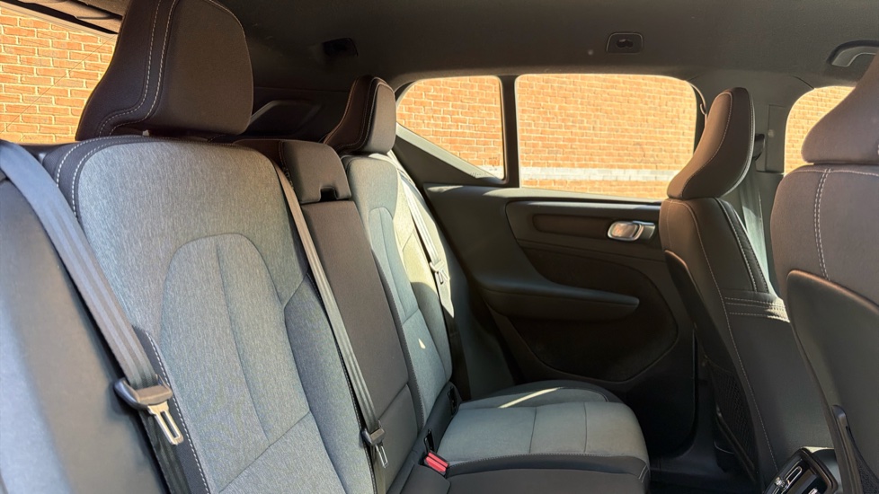 Volvo XC40 1.5 T4 Recharge PHEV Plus Dark 5dr Auto Estate - Image 32