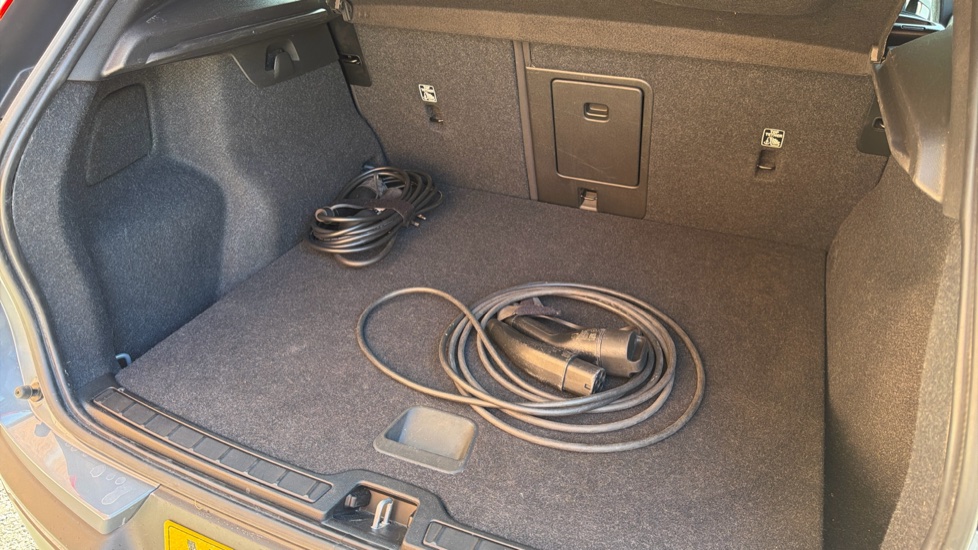 Volvo XC40 1.5 T4 Recharge PHEV Plus Dark 5dr Auto Estate - Image 35