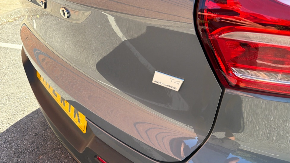 Volvo XC40 1.5 T4 Recharge PHEV Plus Dark 5dr Auto Estate - Image 38