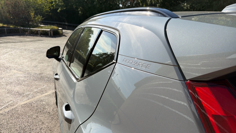 Volvo XC40 1.5 T4 Recharge PHEV Plus Dark 5dr Auto Estate - Image 41