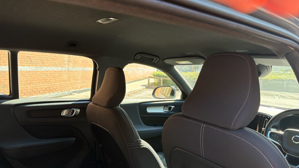 Volvo XC40 1.5 T4 Recharge PHEV Plus Dark 5dr Auto Estate - Image 43
