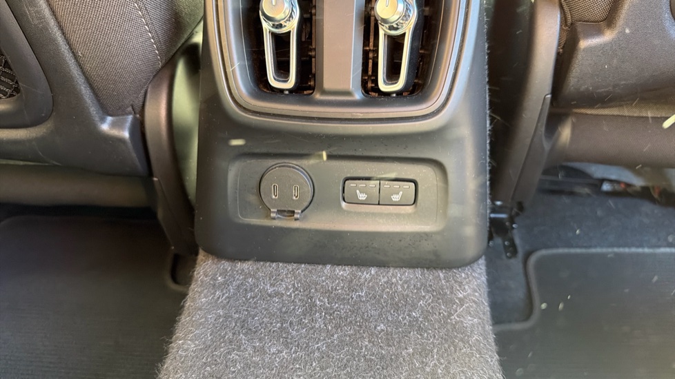 Volvo XC40 1.5 T4 Recharge PHEV Plus Dark 5dr Auto Estate - Image 46
