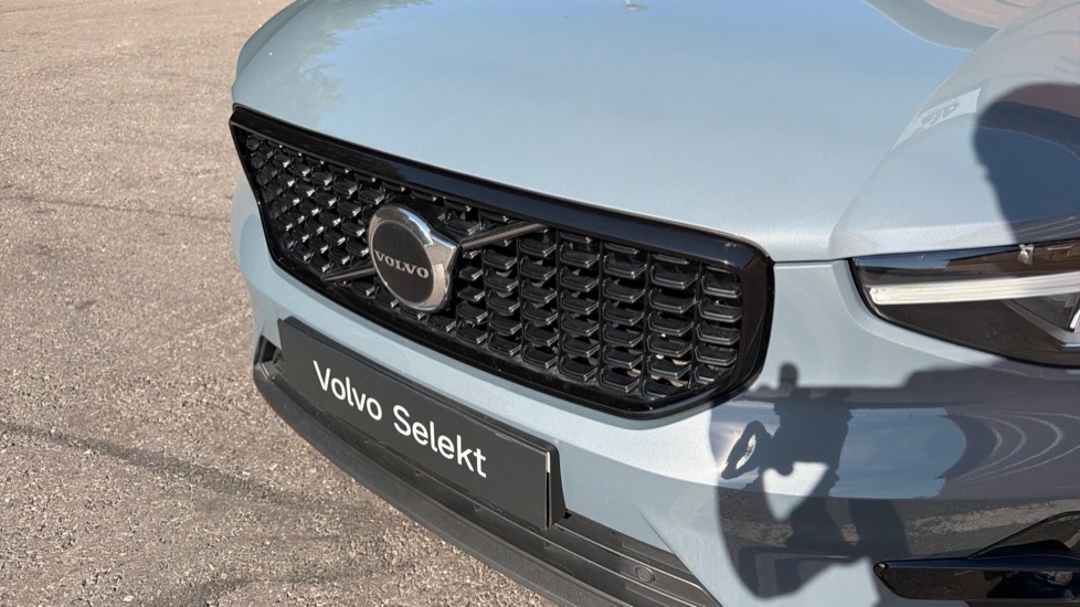 Volvo XC40 1.5 T4 Recharge PHEV Plus Dark 5dr Auto Estate - Image 48