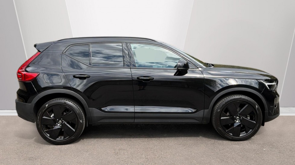 Volvo XC40 2.0 B4P Plus Black Edition 5dr Auto Petrol Estate - Image 3