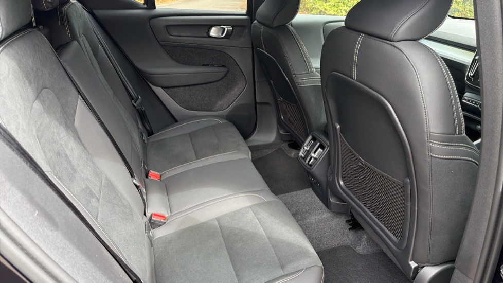 Volvo XC40 2.0 B4P Plus Black Edition 5dr Auto Petrol Estate - Image 6