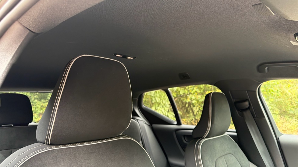 Volvo XC40 2.0 B4P Plus Black Edition 5dr Auto Petrol Estate - Image 30