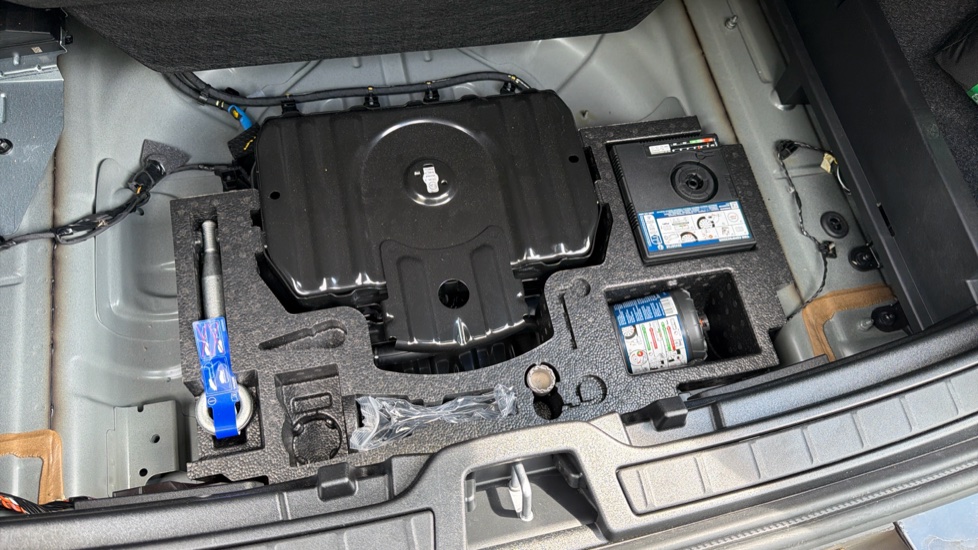 Volvo XC40 2.0 B4P Plus Black Edition 5dr Auto Petrol Estate - Image 39