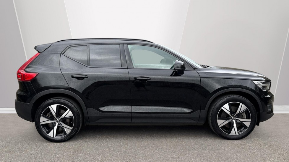Volvo XC40 300kW Recharge Twin Plus 78kWh 5dr AWD Auto Electric Estate - Image 3