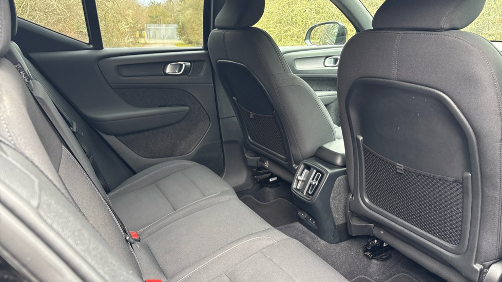 Volvo XC40 300kW Recharge Twin Plus 78kWh 5dr AWD Auto Electric Estate - Image 6