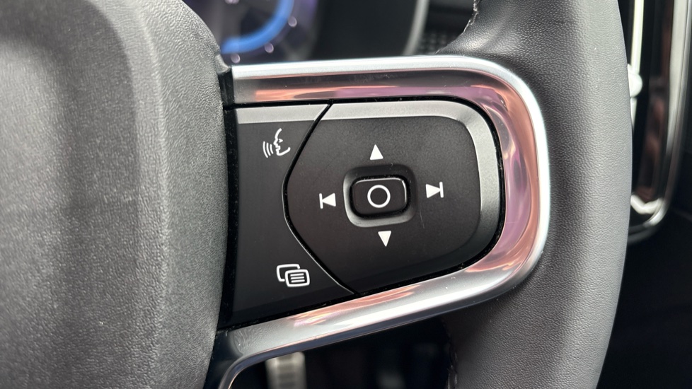 Volvo XC40 300kW Recharge Twin Plus 78kWh 5dr AWD Auto Electric Estate - Image 21