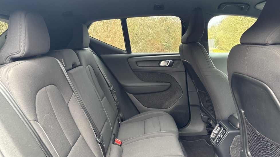 Volvo XC40 300kW Recharge Twin Plus 78kWh 5dr AWD Auto Electric Estate - Image 29