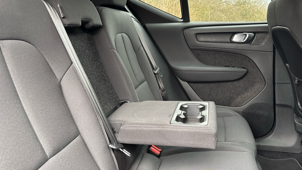 Volvo XC40 300kW Recharge Twin Plus 78kWh 5dr AWD Auto Electric Estate - Image 30