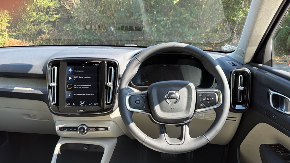 Volvo XC40 1.5 T5 Recharge PHEV Inscription Pro 5dr Auto Estate - Image 10