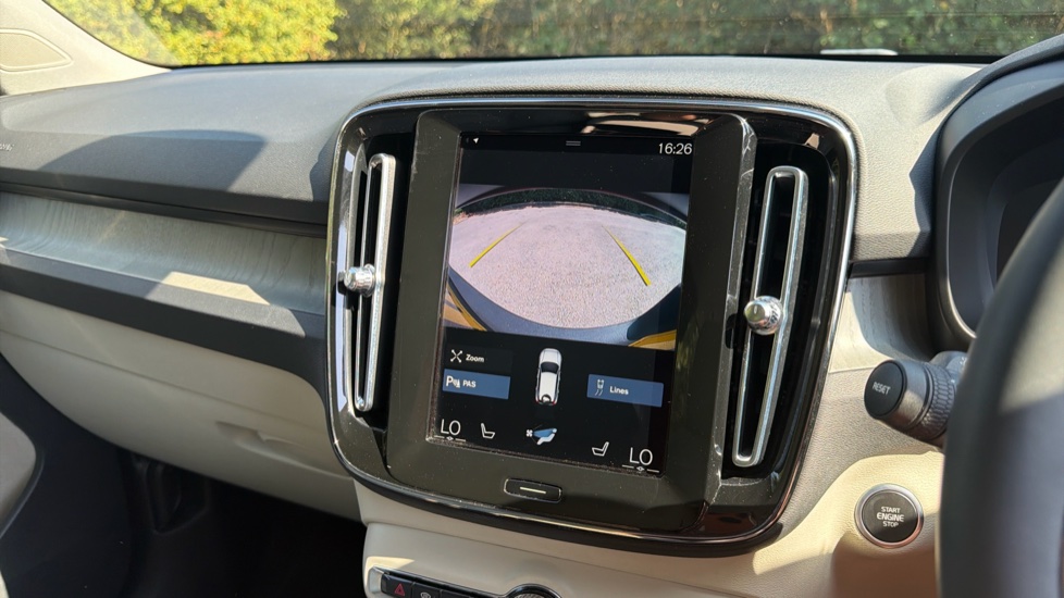 Volvo XC40 1.5 T5 Recharge PHEV Inscription Pro 5dr Auto Estate - Image 18