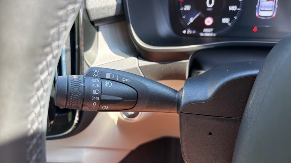 Volvo XC40 1.5 T5 Recharge PHEV Inscription Pro 5dr Auto Estate - Image 22