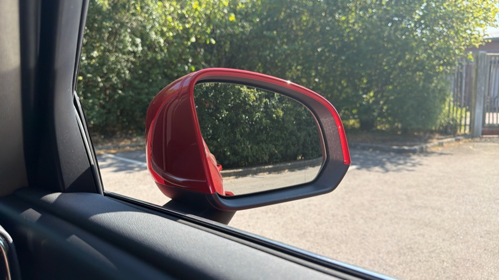 Volvo XC40 1.5 T5 Recharge PHEV Inscription Pro 5dr Auto Estate - Image 31