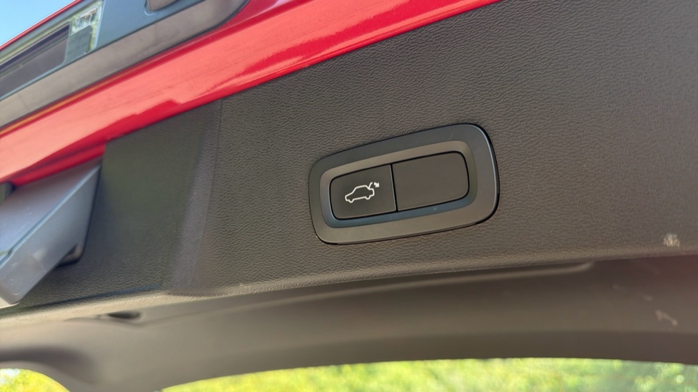 Volvo XC40 1.5 T5 Recharge PHEV Inscription Pro 5dr Auto Estate - Image 34