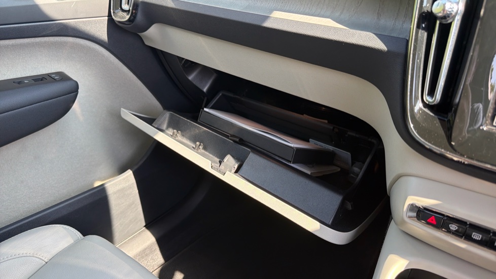 Volvo XC40 1.5 T5 Recharge PHEV Inscription Pro 5dr Auto Estate - Image 35