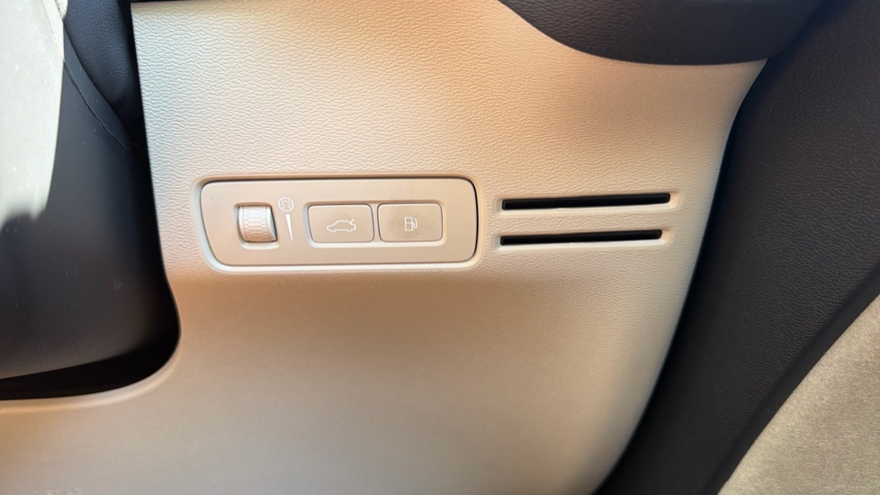 Volvo XC40 1.5 T5 Recharge PHEV Inscription Pro 5dr Auto Estate - Image 49