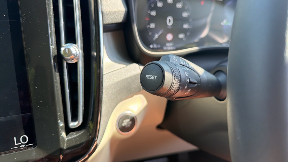 Volvo XC40 1.5 T5 Recharge PHEV Inscription Pro 5dr Auto Estate - Image 51