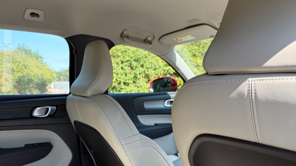 Volvo XC40 1.5 T5 Recharge PHEV Inscription Pro 5dr Auto Estate - Image 57