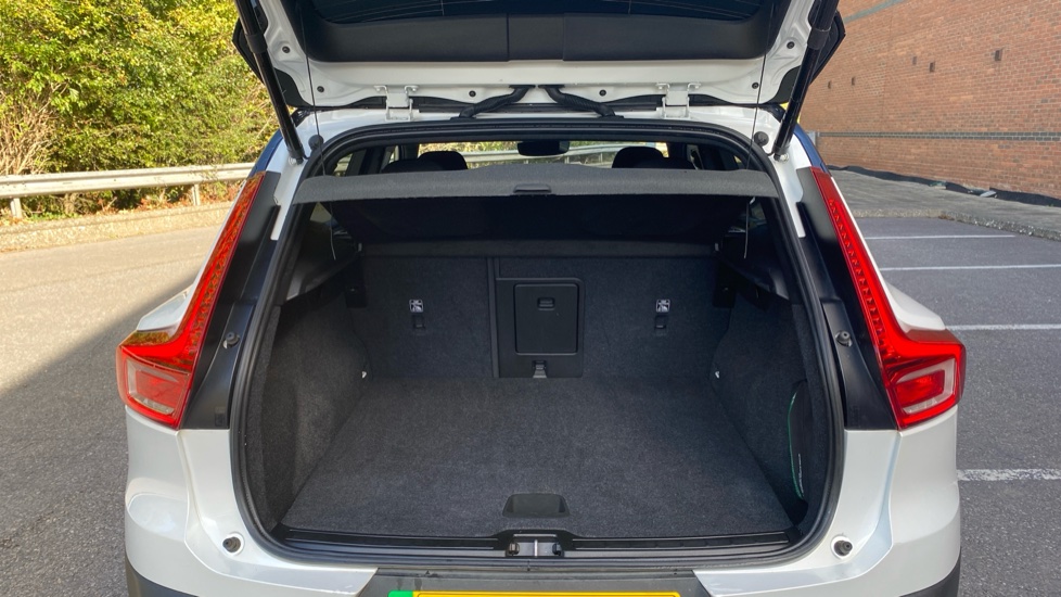 Volvo XC40 300kW Recharge Twin Core 82kWh 5dr AWD Auto Electric Estate - Image 13