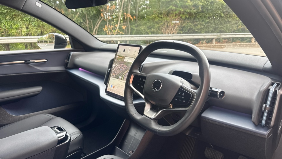 Volvo EX30 200kW SM Extended Range Plus 69kWh 5dr Auto Electric Estate - Image 4