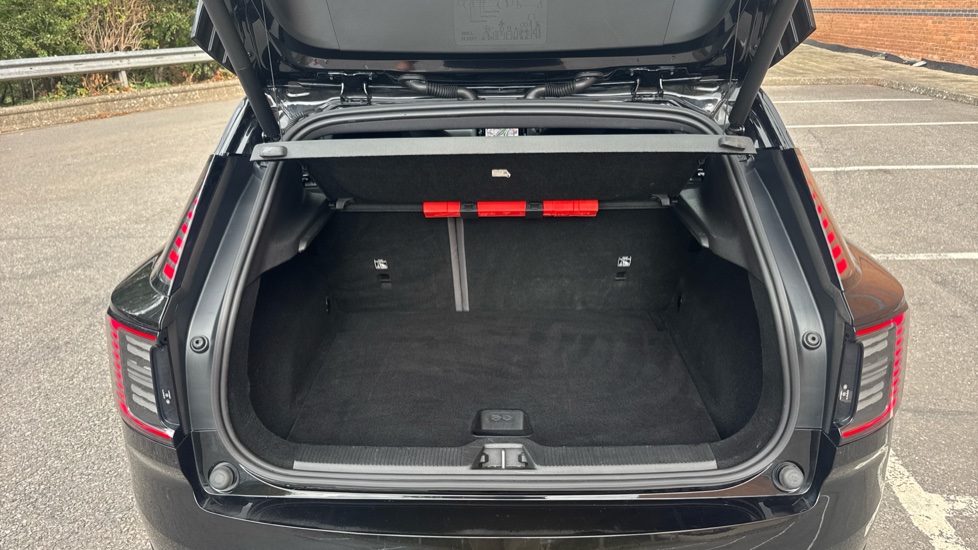 Volvo EX30 200kW SM Extended Range Plus 69kWh 5dr Auto Electric Estate - Image 13