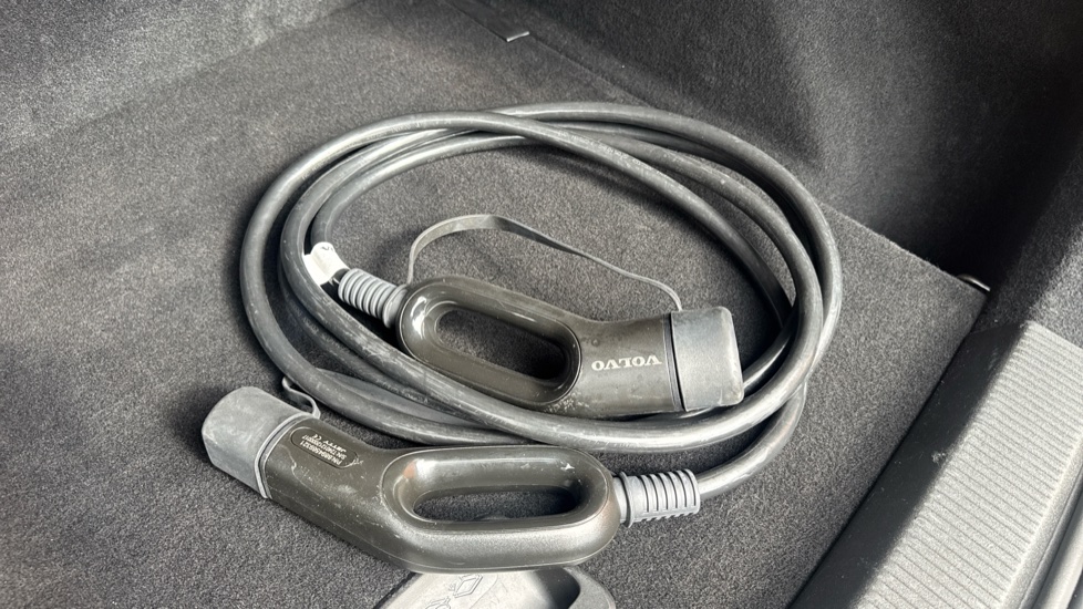 Volvo EX30 200kW SM Extended Range Plus 69kWh 5dr Auto Electric Estate - Image 16