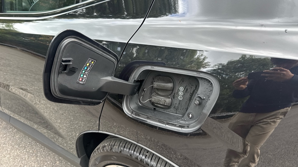 Volvo EX30 200kW SM Extended Range Plus 69kWh 5dr Auto Electric Estate - Image 19