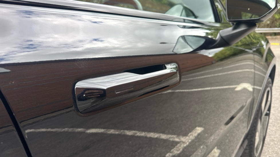Volvo EX30 200kW SM Extended Range Plus 69kWh 5dr Auto Electric Estate - Image 27