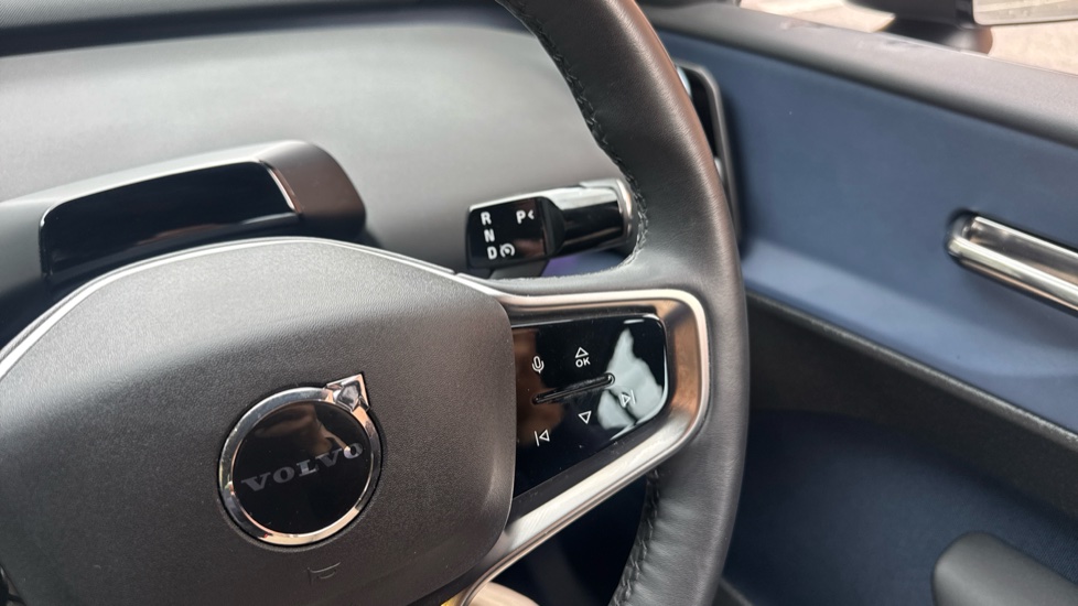 Volvo EX30 200kW SM Extended Range Plus 69kWh 5dr Auto Electric Estate - Image 32