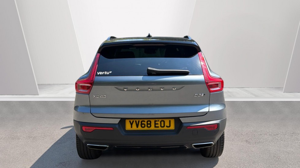 Volvo XC40 2.0 D3 R DESIGN Pro 5dr AWD Geartronic Diesel Estate - Image 7