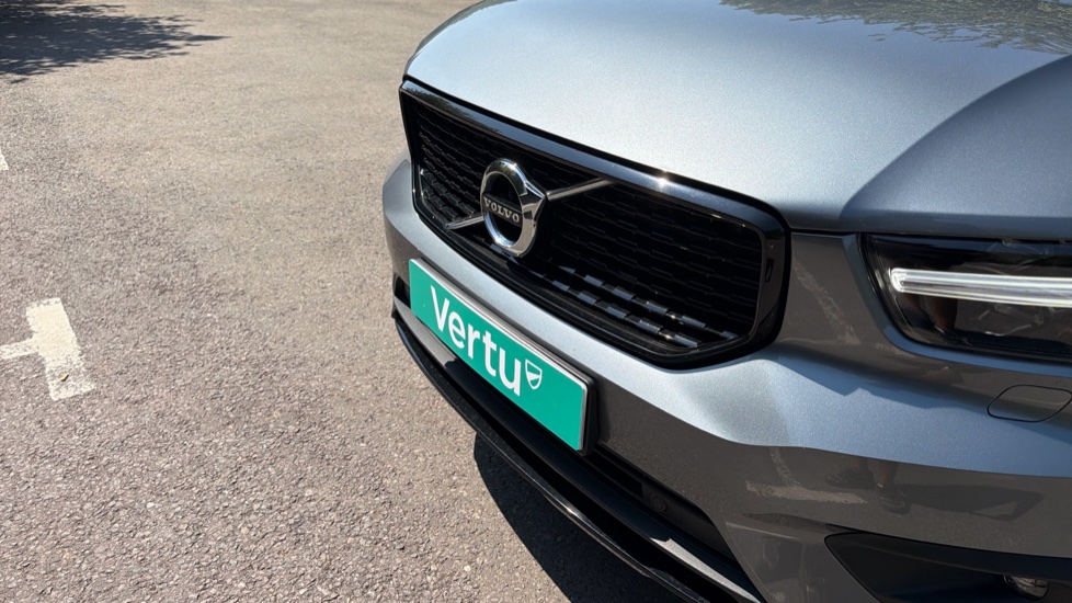 Volvo XC40 2.0 D3 R DESIGN Pro 5dr AWD Geartronic Diesel Estate - Image 61