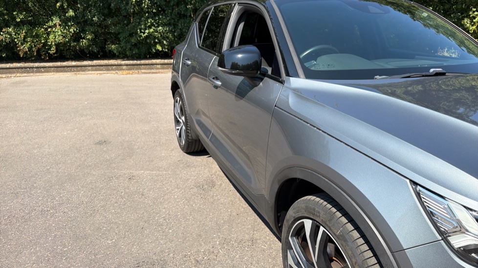 Volvo XC40 2.0 D3 R DESIGN Pro 5dr AWD Geartronic Diesel Estate - Image 63