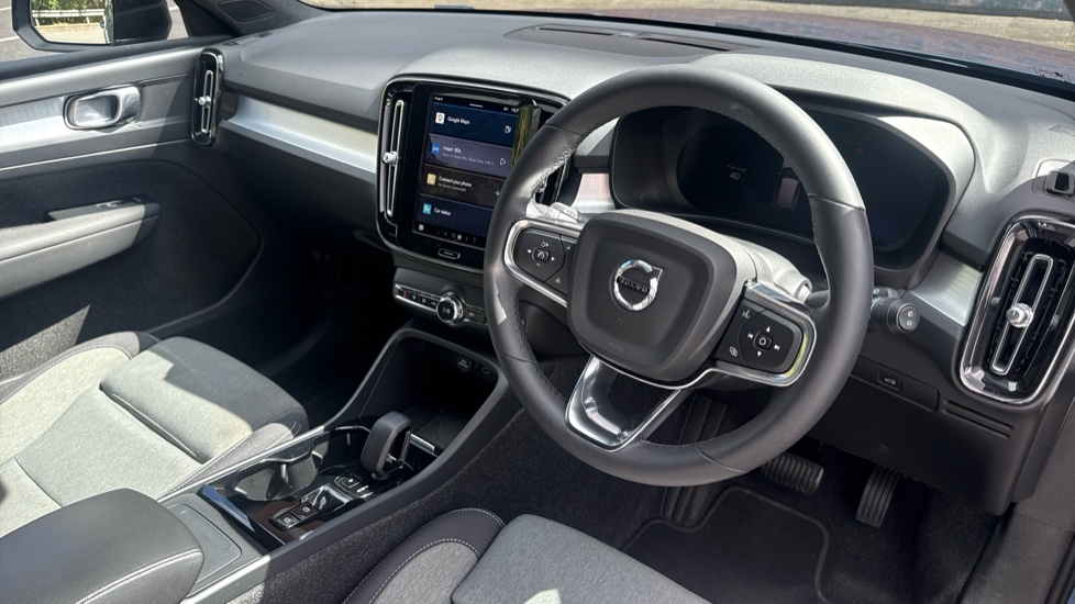 Volvo XC40 2.0 B3P Plus Dark 5dr Auto Petrol Estate - Image 4