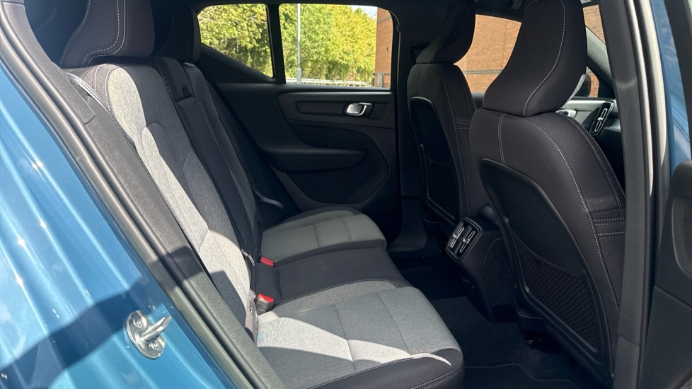 Volvo XC40 2.0 B3P Plus Dark 5dr Auto Petrol Estate - Image 6