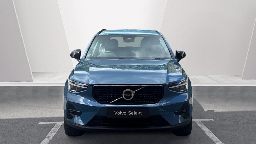 Volvo XC40 2.0 B3P Plus Dark 5dr Auto Petrol Estate - Image 8