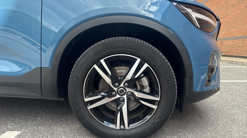 Volvo XC40 2.0 B3P Plus Dark 5dr Auto Petrol Estate - Image 9