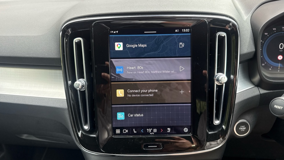 Volvo XC40 2.0 B3P Plus Dark 5dr Auto Petrol Estate - Image 12