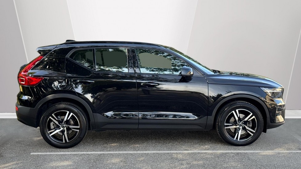 Volvo XC40 2.0 B3P Plus Dark 5dr Auto Petrol Estate - Image 3